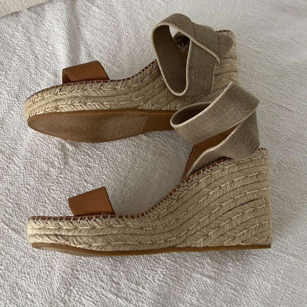 Dolce Vita Leather Platform Sandals - Picture 4 of 5